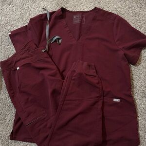 Figs Scrub Set in Deep Wine